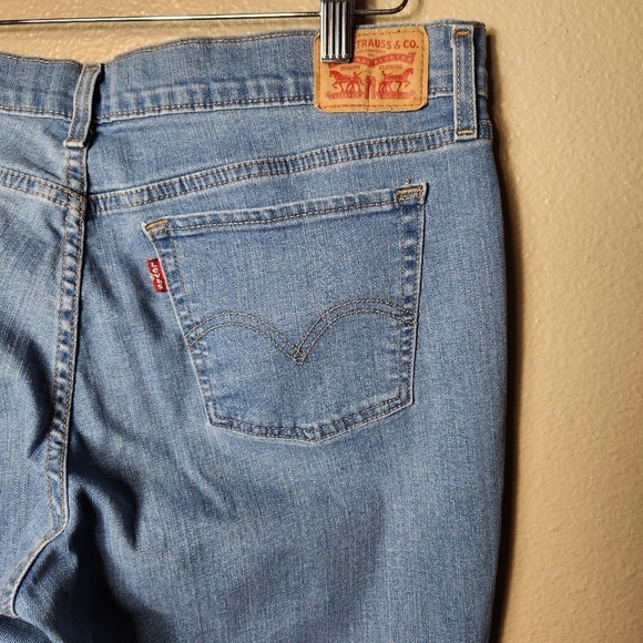 Levi's Womens 414 Relaxed Straight Light Wash Jeans-Size 31 - Picture 6 of 8